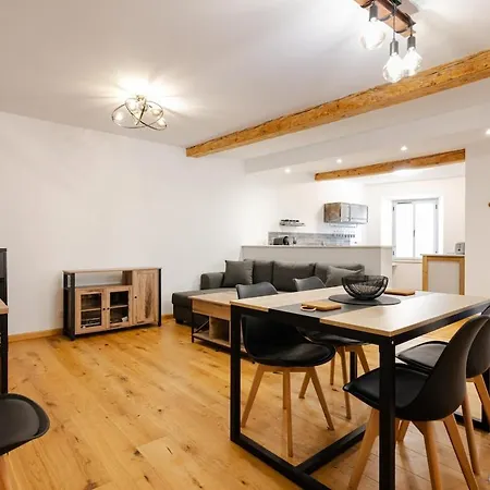 2 Pieces De 50 M2 Avec Terrasse